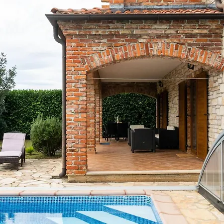 Wish Mit Beheiztem Pool By Interhome *