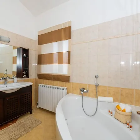 Wish Mit Beheiztem Pool By Interhome Дом отдыха